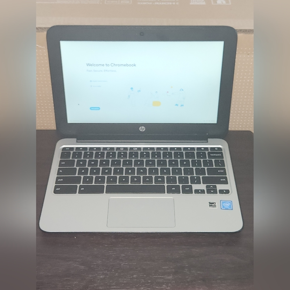 HP Chromebook 11 G4 (Celeron N2840 2.16GHz, 16GB SSD, 4GB RAM, Chrome OS)